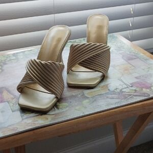 Source Unknown Gold Sculptural Heels